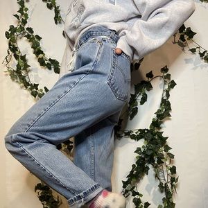 Woman’s straight leg Levi’s jeans